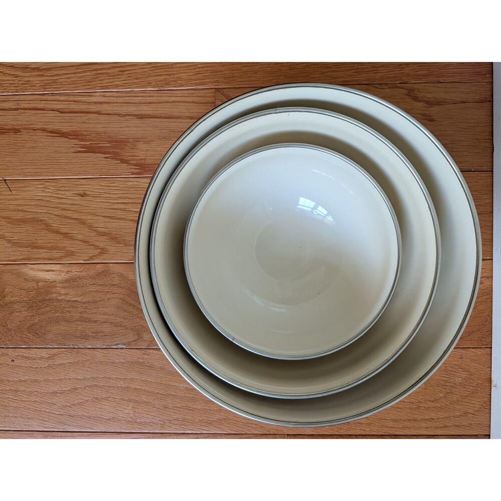 International Heartland Enamel Nesting Bowls 3 Set Farmhouse Cottage Excellent - Picture 9 of 10